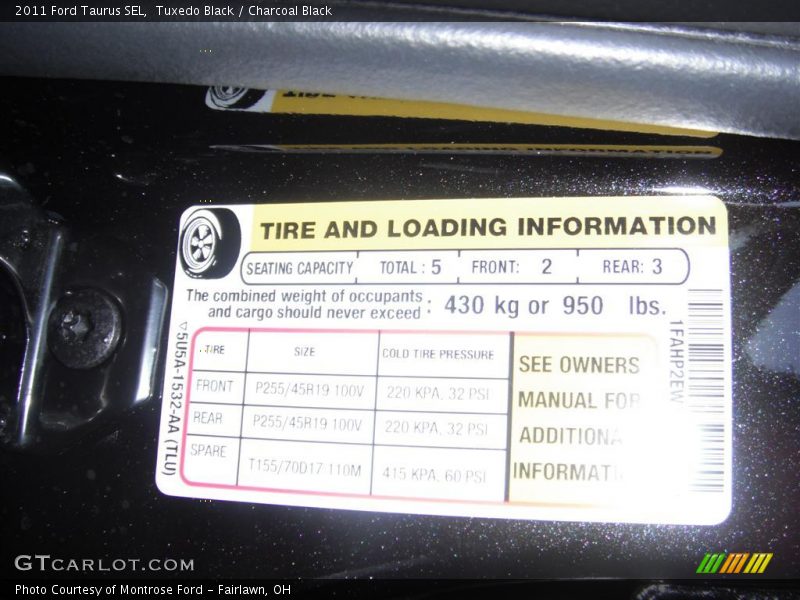 Tuxedo Black / Charcoal Black 2011 Ford Taurus SEL