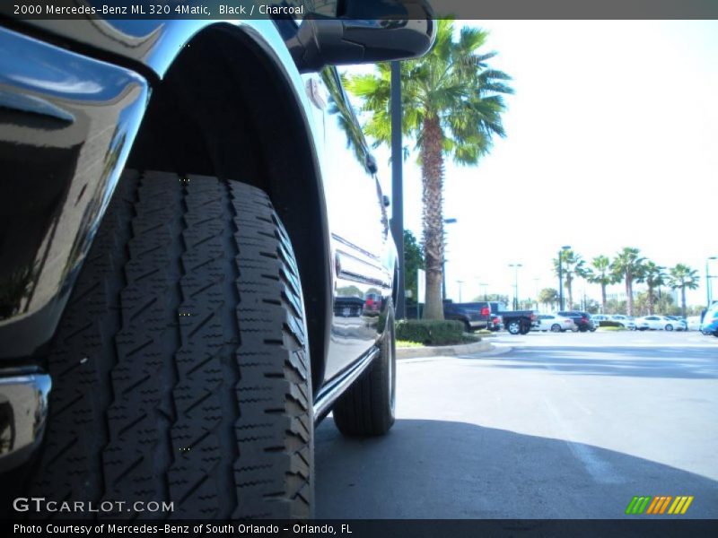 Black / Charcoal 2000 Mercedes-Benz ML 320 4Matic