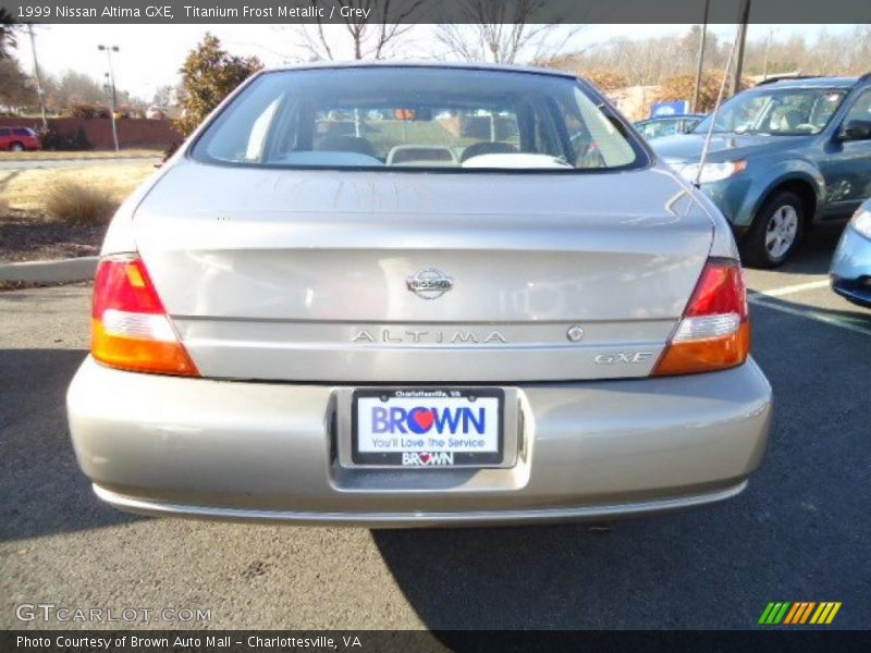 Titanium Frost Metallic / Grey 1999 Nissan Altima GXE