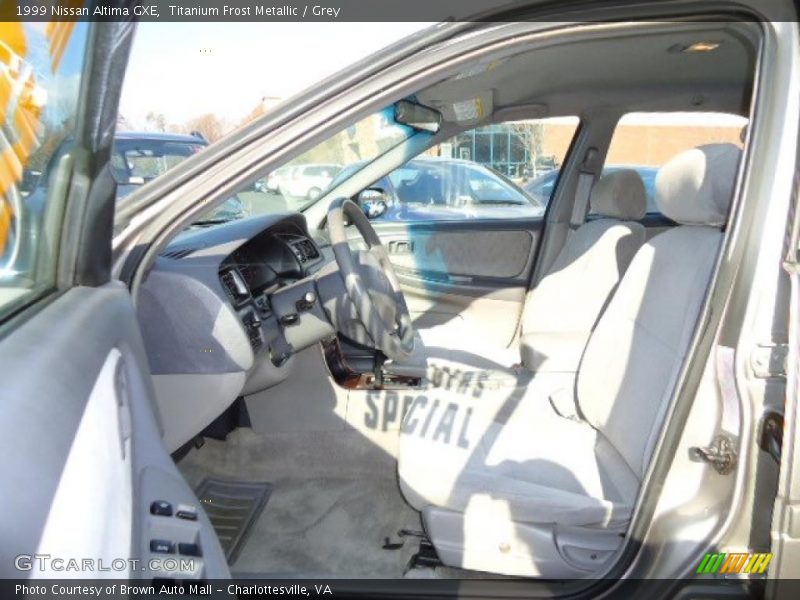Titanium Frost Metallic / Grey 1999 Nissan Altima GXE