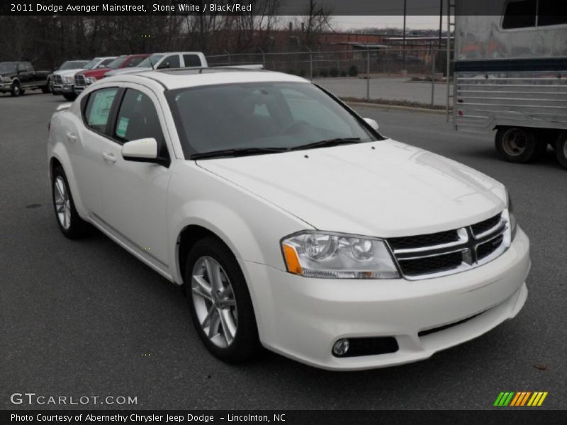 Front 3/4 View of 2011 Avenger Mainstreet