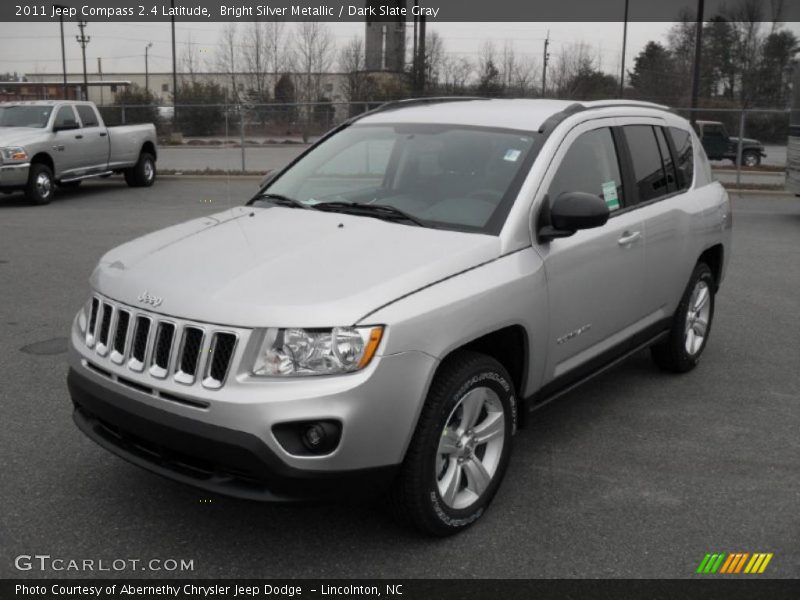 Front 3/4 View of 2011 Compass 2.4 Latitude