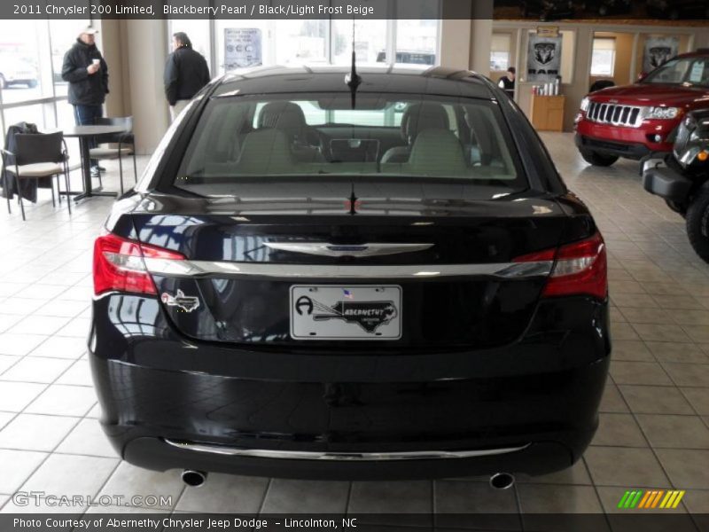 Blackberry Pearl / Black/Light Frost Beige 2011 Chrysler 200 Limited