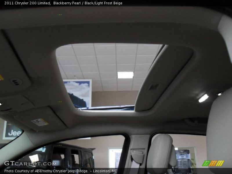 Blackberry Pearl / Black/Light Frost Beige 2011 Chrysler 200 Limited