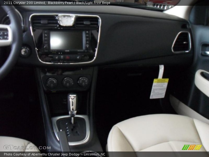 Blackberry Pearl / Black/Light Frost Beige 2011 Chrysler 200 Limited