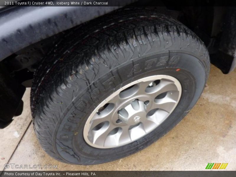 Iceberg White / Dark Charcoal 2011 Toyota FJ Cruiser 4WD