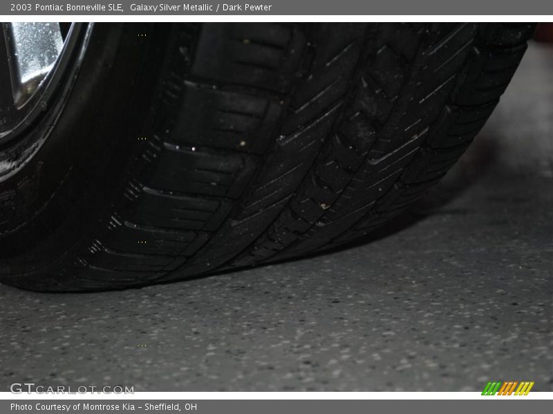 Galaxy Silver Metallic / Dark Pewter 2003 Pontiac Bonneville SLE