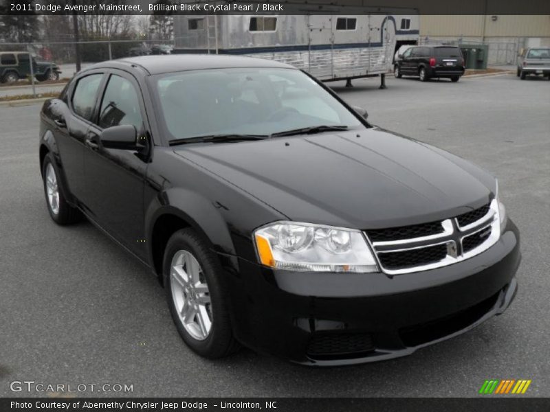 Front 3/4 View of 2011 Avenger Mainstreet