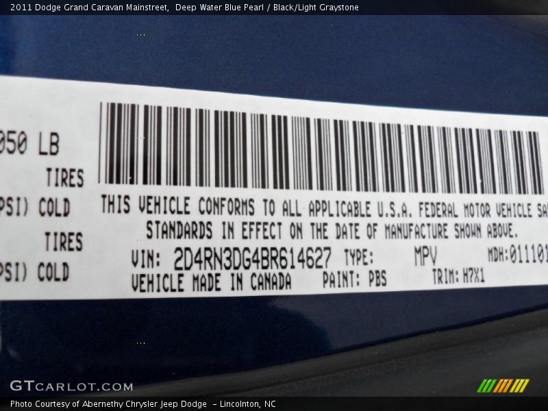 Deep Water Blue Pearl / Black/Light Graystone 2011 Dodge Grand Caravan Mainstreet