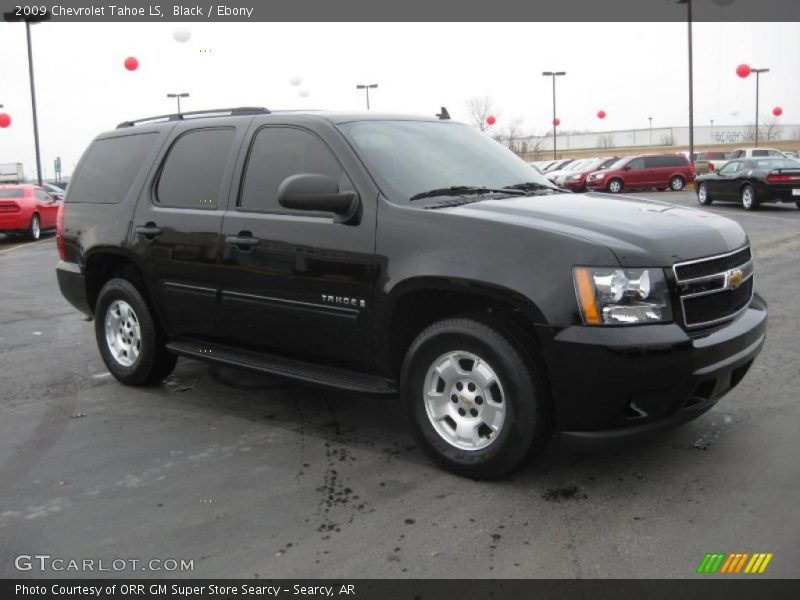 Front 3/4 View of 2009 Tahoe LS