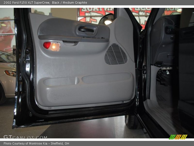 Black / Medium Graphite 2002 Ford F150 XLT SuperCrew
