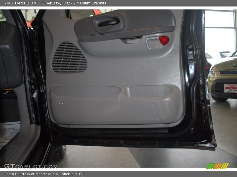Black / Medium Graphite 2002 Ford F150 XLT SuperCrew