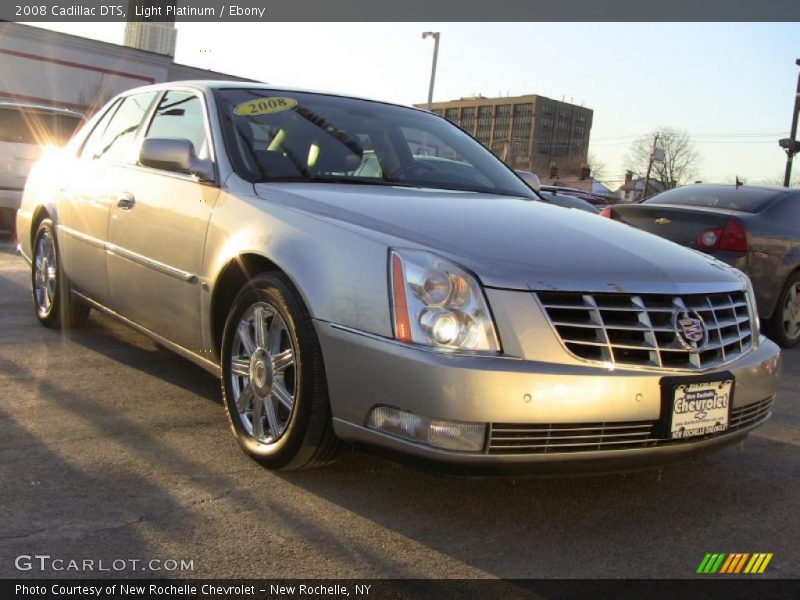 Light Platinum / Ebony 2008 Cadillac DTS