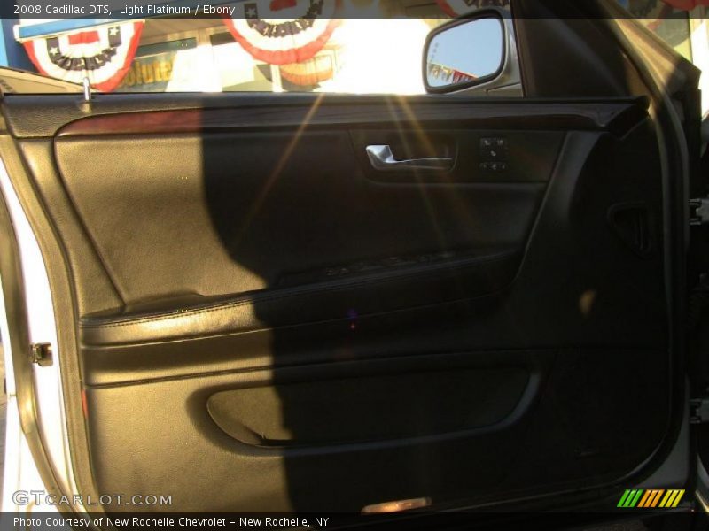 Light Platinum / Ebony 2008 Cadillac DTS