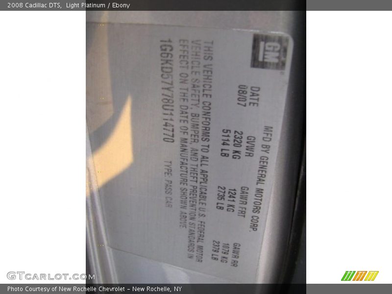 Light Platinum / Ebony 2008 Cadillac DTS