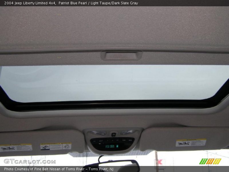 Patriot Blue Pearl / Light Taupe/Dark Slate Gray 2004 Jeep Liberty Limited 4x4