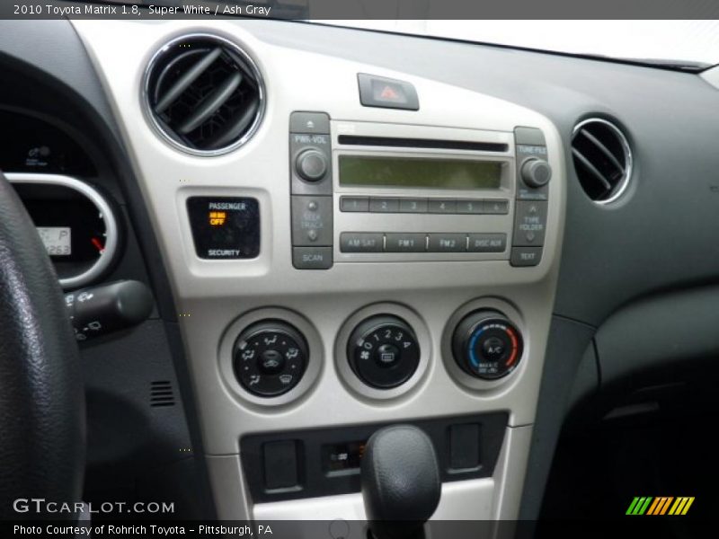 Super White / Ash Gray 2010 Toyota Matrix 1.8