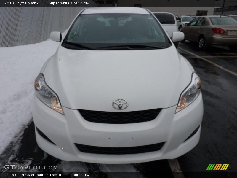 Super White / Ash Gray 2010 Toyota Matrix 1.8
