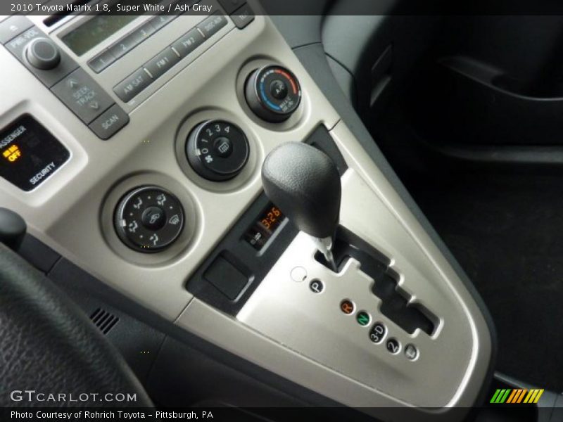 Super White / Ash Gray 2010 Toyota Matrix 1.8