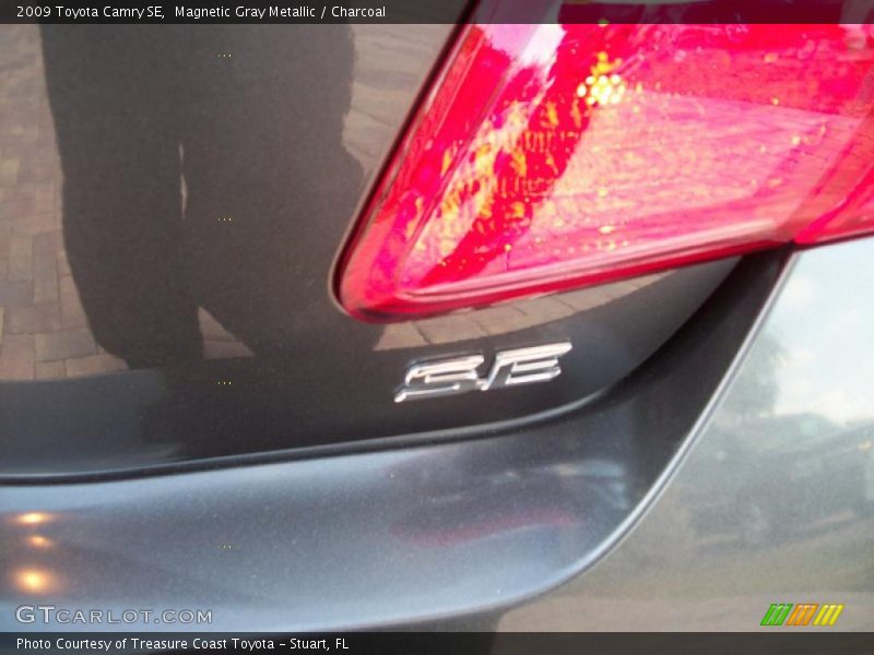 Magnetic Gray Metallic / Charcoal 2009 Toyota Camry SE