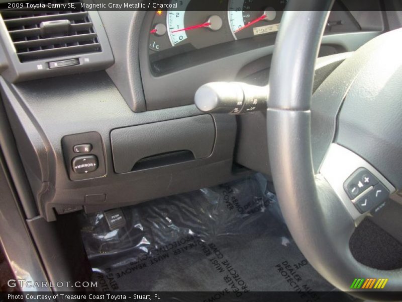 Magnetic Gray Metallic / Charcoal 2009 Toyota Camry SE