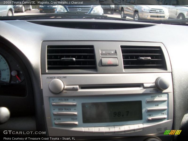 Magnetic Gray Metallic / Charcoal 2009 Toyota Camry SE