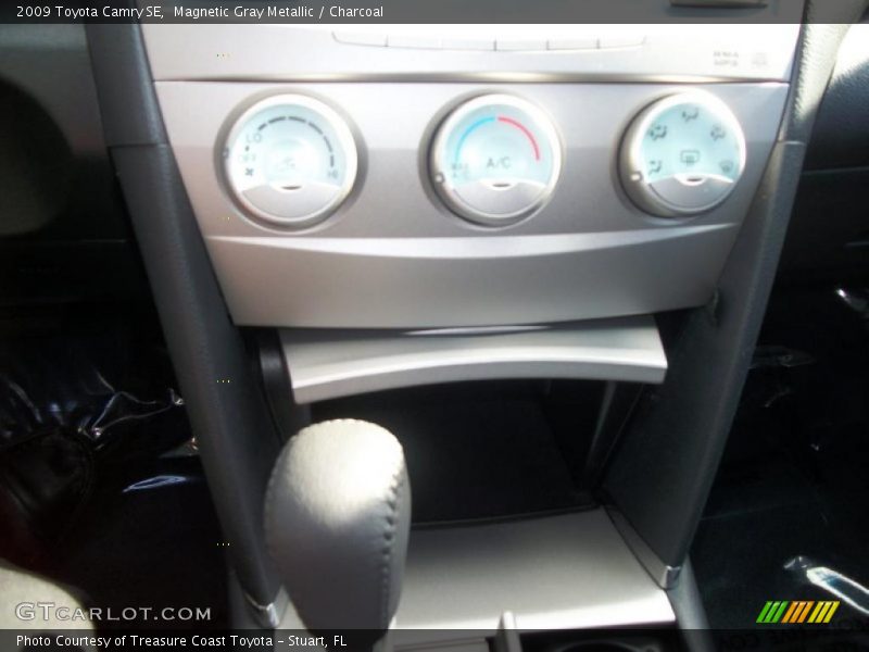 Magnetic Gray Metallic / Charcoal 2009 Toyota Camry SE