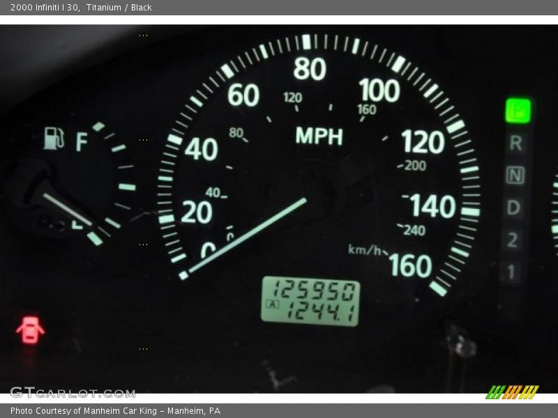 Titanium / Black 2000 Infiniti I 30