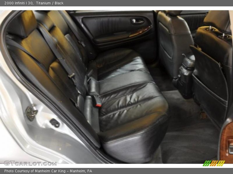 Titanium / Black 2000 Infiniti I 30