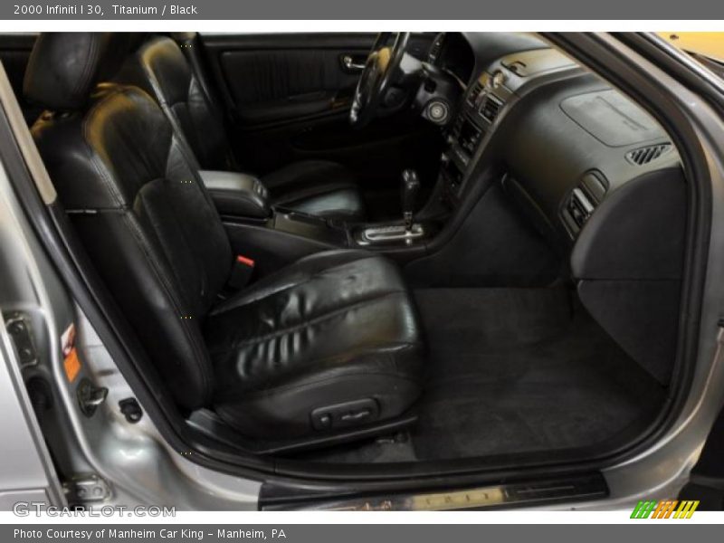 Titanium / Black 2000 Infiniti I 30