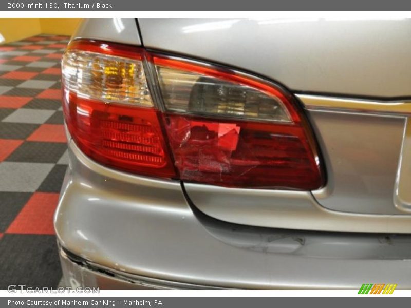 Titanium / Black 2000 Infiniti I 30