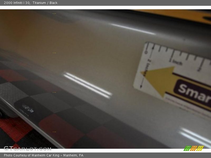 Titanium / Black 2000 Infiniti I 30