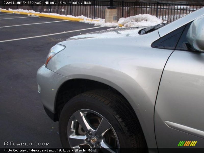 Millinnium Silver Metallic / Black 2004 Lexus RX 330 AWD