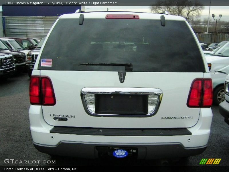 Oxford White / Light Parchment 2004 Lincoln Navigator Luxury 4x4