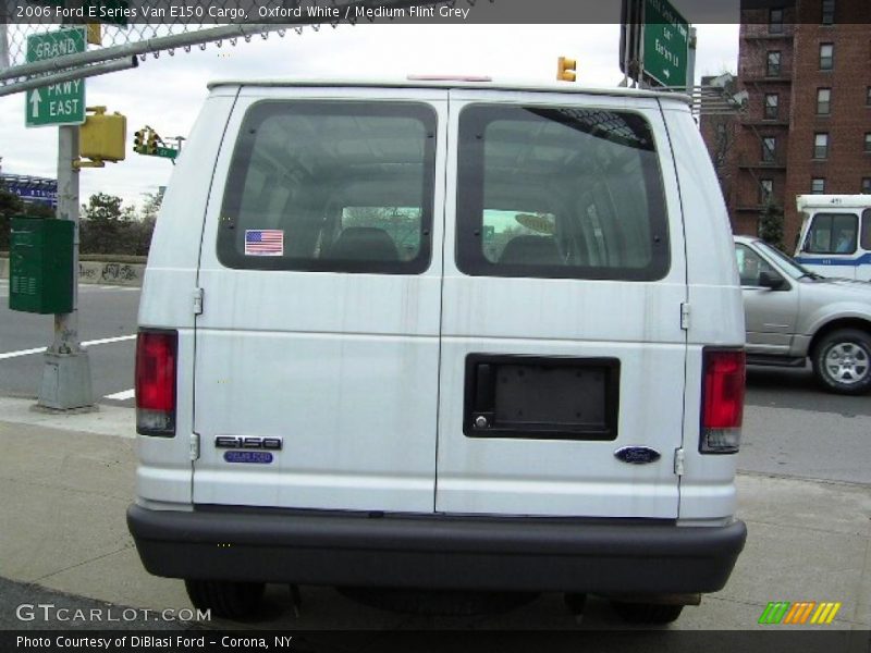 Oxford White / Medium Flint Grey 2006 Ford E Series Van E150 Cargo