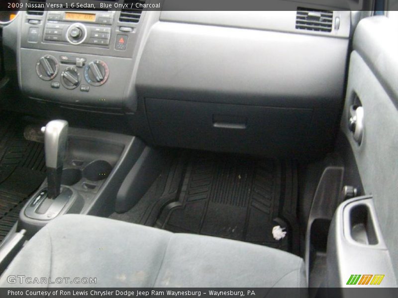 Blue Onyx / Charcoal 2009 Nissan Versa 1.6 Sedan