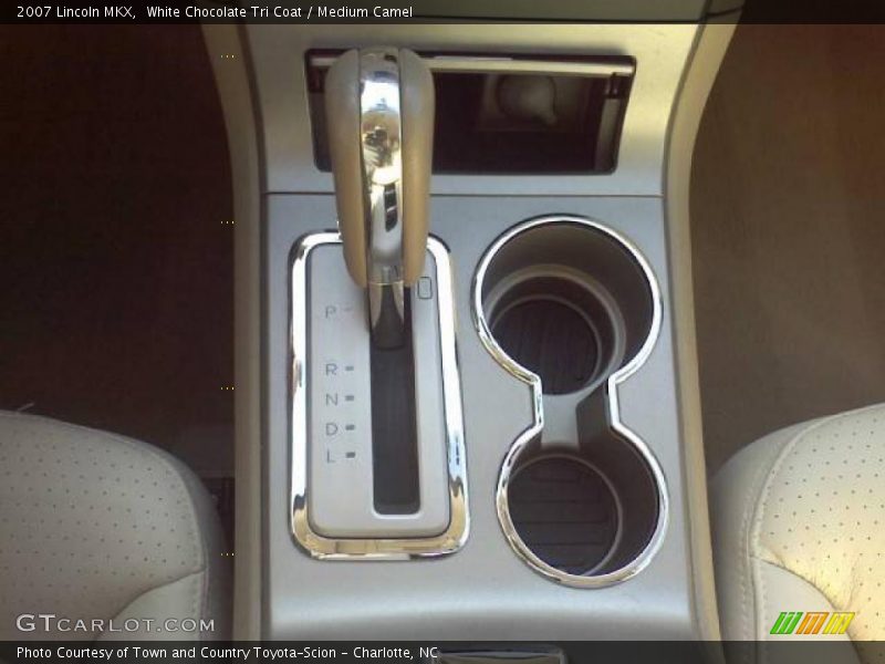 White Chocolate Tri Coat / Medium Camel 2007 Lincoln MKX