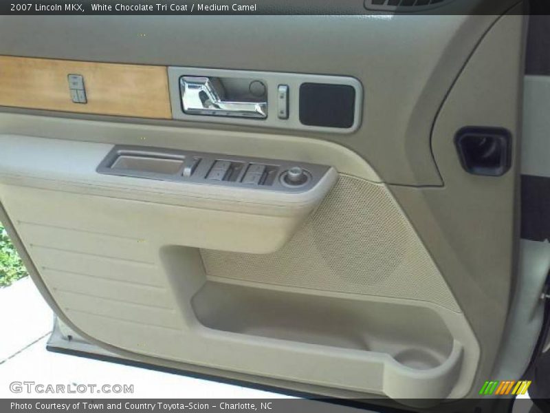 White Chocolate Tri Coat / Medium Camel 2007 Lincoln MKX