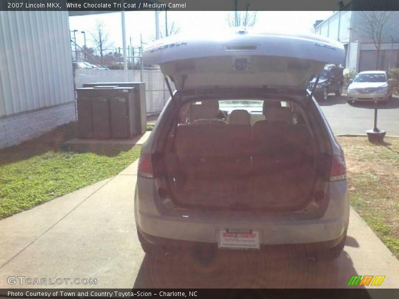 White Chocolate Tri Coat / Medium Camel 2007 Lincoln MKX