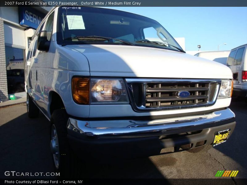 Oxford White / Medium Flint Grey 2007 Ford E Series Van E350 Passenger
