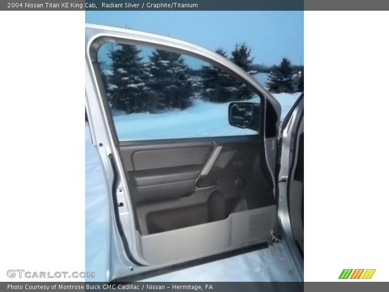 Radiant Silver / Graphite/Titanium 2004 Nissan Titan XE King Cab