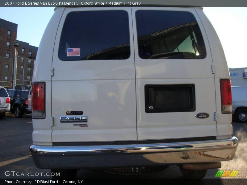 Oxford White / Medium Flint Grey 2007 Ford E Series Van E350 Passenger