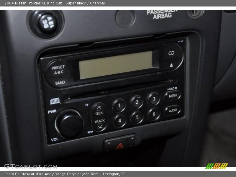 Super Black / Charcoal 2004 Nissan Frontier XE King Cab