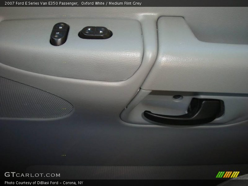 Oxford White / Medium Flint Grey 2007 Ford E Series Van E350 Passenger