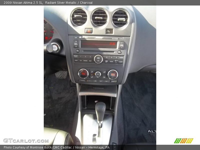 Radiant Silver Metallic / Charcoal 2009 Nissan Altima 2.5 SL