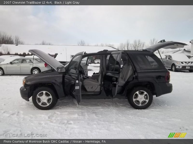 Black / Light Gray 2007 Chevrolet TrailBlazer LS 4x4