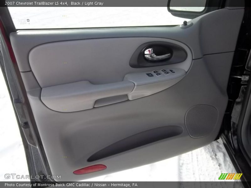 Black / Light Gray 2007 Chevrolet TrailBlazer LS 4x4