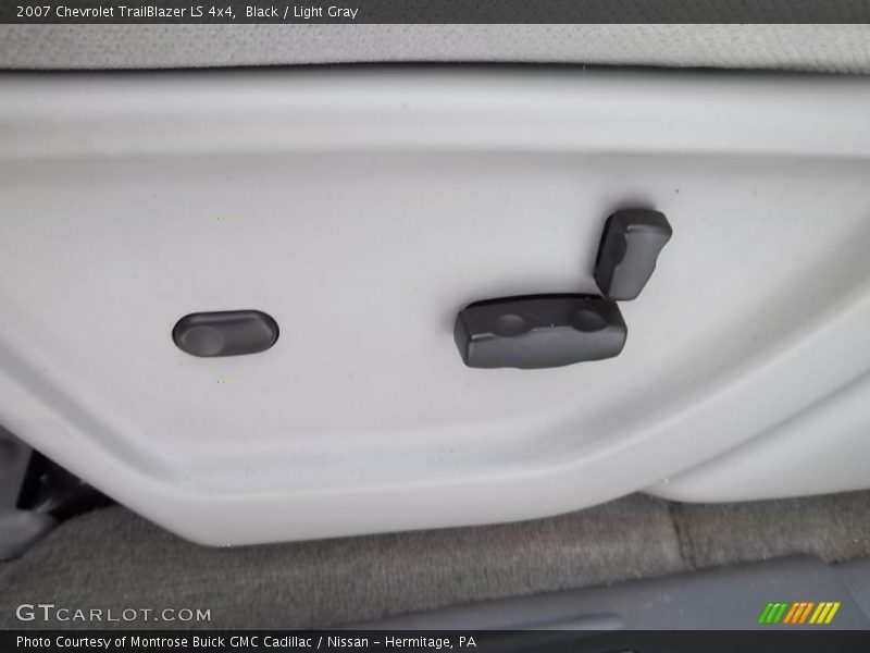 Black / Light Gray 2007 Chevrolet TrailBlazer LS 4x4