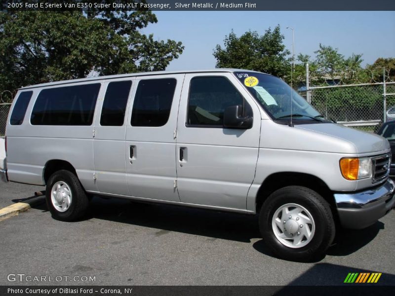Silver Metallic / Medium Flint 2005 Ford E Series Van E350 Super Duty XLT Passenger