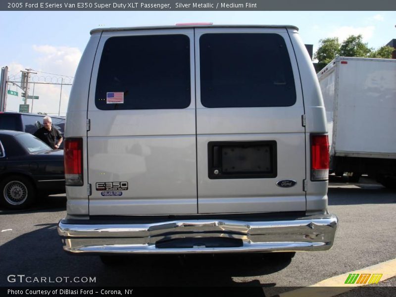 Silver Metallic / Medium Flint 2005 Ford E Series Van E350 Super Duty XLT Passenger